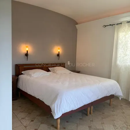 Sublime Climatisee Avec Piscine Vue Et Collines Le Plan-de-la-Tour