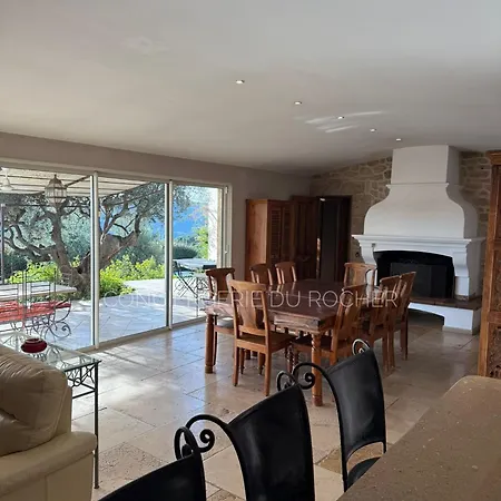 Sublime Climatisee Avec Piscine Vue Et Collines Villa